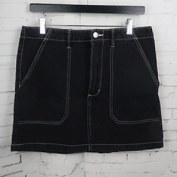 FOREVER 21 BLACK DENIM WITH WHITE STITCHING MINI SKIRT WOMENS SIZE LARGE - Picture 1 of 7